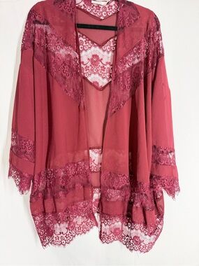Sheer Lace-Trim Kimono Cape in Wine